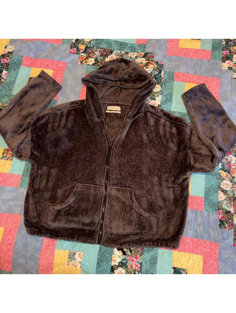 Urban Outfitters Woman’s Small Zip-Up Fuzzy Hoodie 100% Polyester Cozy Casual